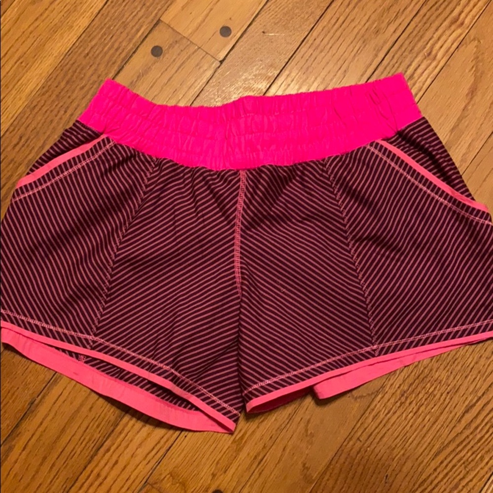 Lululemon athletic shorts with pockets